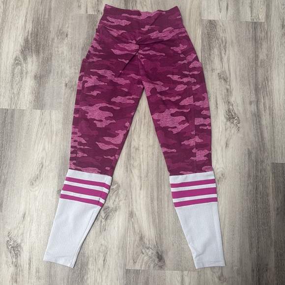 Bombshell Sportswear Pink and White Camo Leggings - Picture 6 of 7
